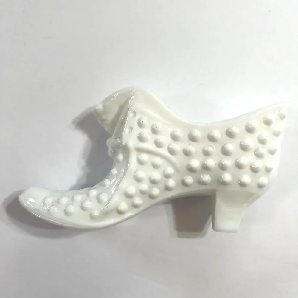 Vintage Fenton Victorian Hobnail White Milk Glass Shoe Slipper Boot Cat Kitten